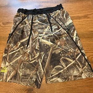 REALTREE Men's camo MAX-5 shorts SIZE 32 zipper pockets adj waist